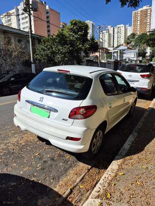 PEUGEOT-207-2012
