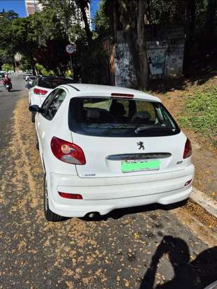 PEUGEOT-207-2012