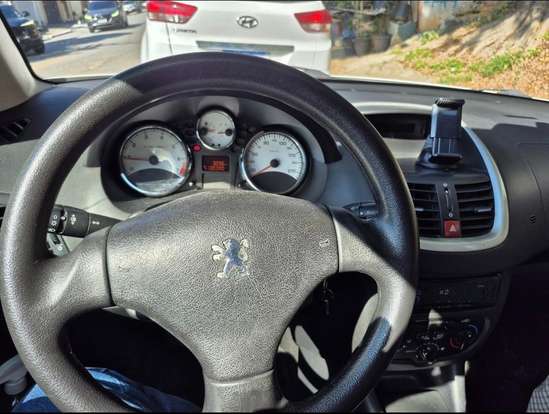 PEUGEOT-207-2012