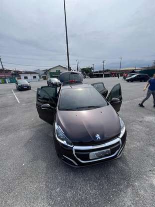 PEUGEOT-208-2018