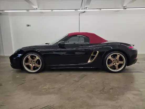 PORSCHE-718-2021