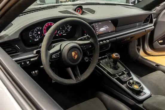 PORSCHE-911-2025