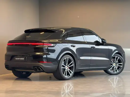 PORSCHE-CAYENNE-2025