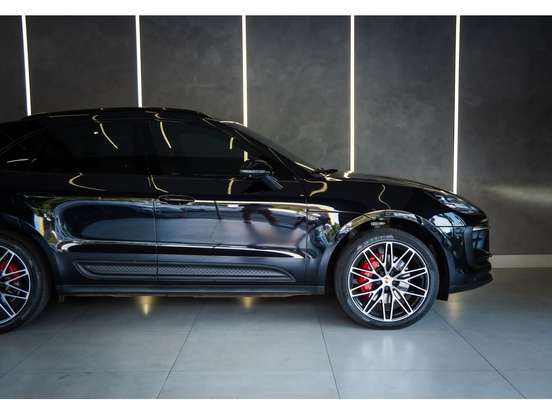 PORSCHE-MACAN-2023