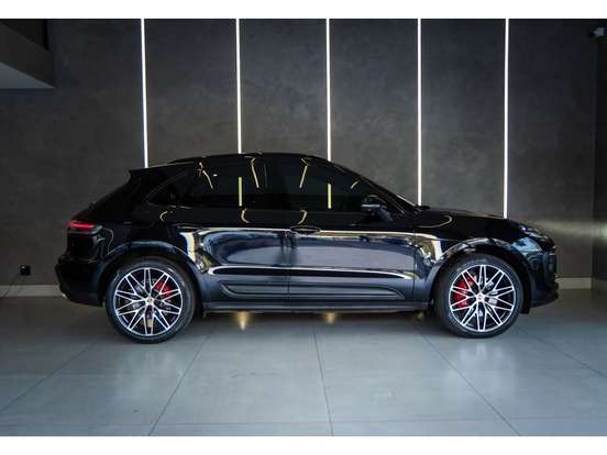 PORSCHE-MACAN-2023