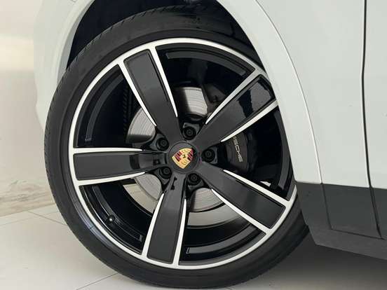 PORSCHE-CAYENNE-2023