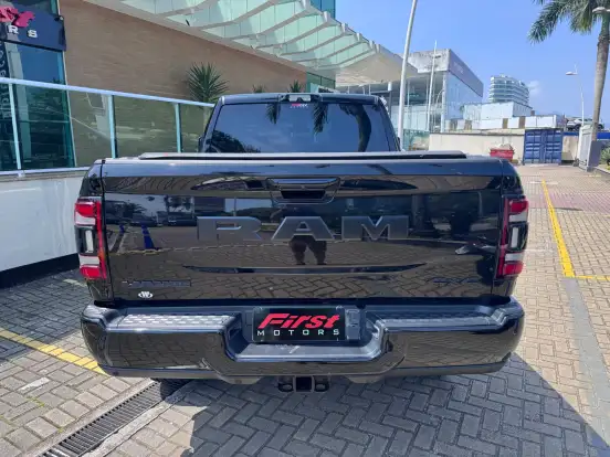 RAM-2500-6.7 I6 TURBO DIESEL LARAMIE NIGHT EDITION CD 4X4 AUTOMÁTICO RAM-2500-2023