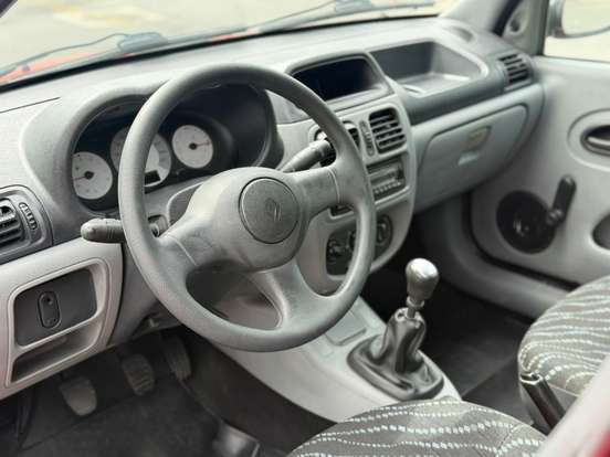 RENAULT-CLIO-2007