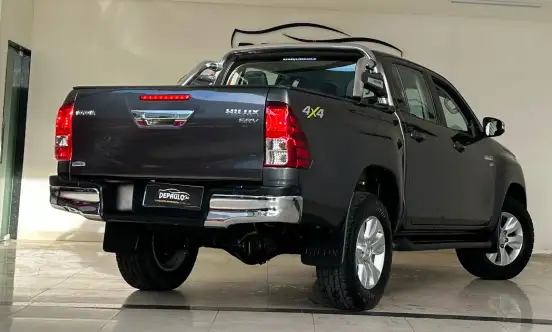 TOYOTA-HILUX-2016