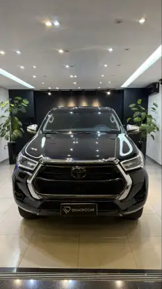 TOYOTA-HILUX-2022