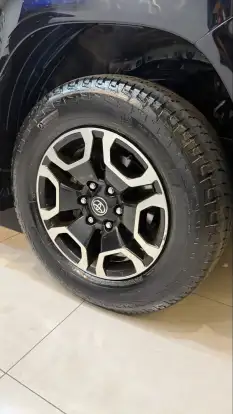 TOYOTA-HILUX-2.8 D-4D TURBO DIESEL CD SRX 4X4 AUTOMÁTICO TOYOTA-HILUX-2022