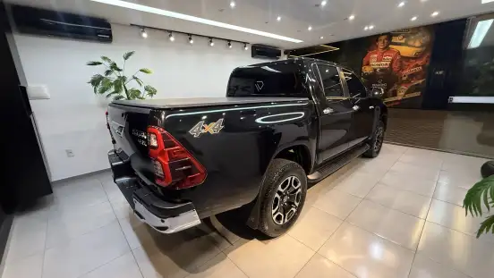 TOYOTA-HILUX-2022