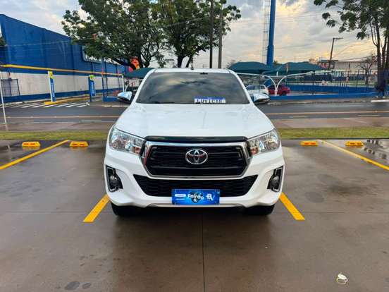 TOYOTA-HILUX-2019