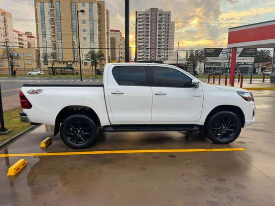 TOYOTA-HILUX-2.8 SRV 4X4 CD 16V DIESEL 4P AUTOMÁTICO TOYOTA-HILUX-2019