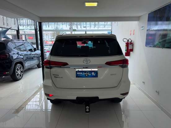 TOYOTA-HILUX-2.8 SRX 4X4 CD 16V DIESEL 4P AUTOMÁTICO TOYOTA-HILUX-2018