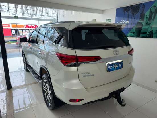 TOYOTA-HILUX-2018