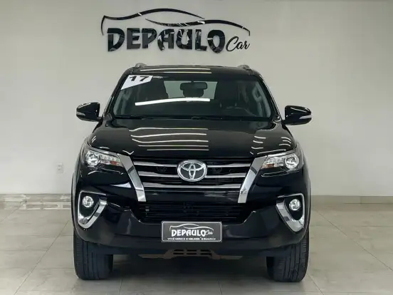 TOYOTA-HILUX SW4-2.8 SRX 4X4 7 LUGARES 16V TURBO INTERCOOLER DIESEL 4P AUTOMÁTICO TOYOTA-HILUX SW4-2017