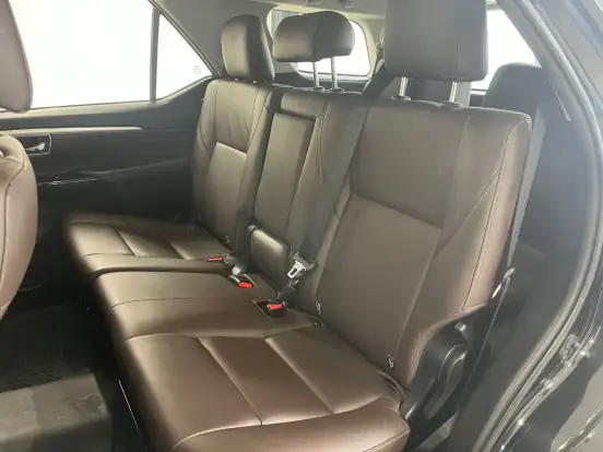 TOYOTA-HILUX SW4-2017