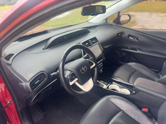 TOYOTA-PRIUS-2017