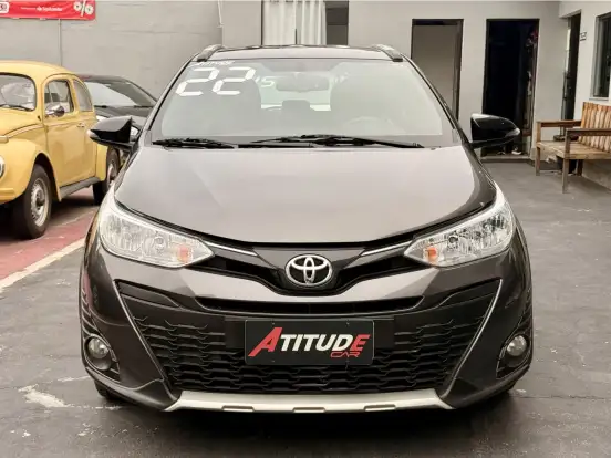 TOYOTA-YARIS-2021