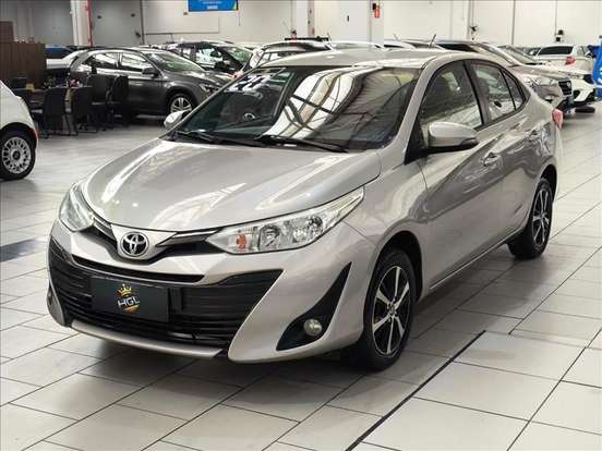 TOYOTA-YARIS-2019