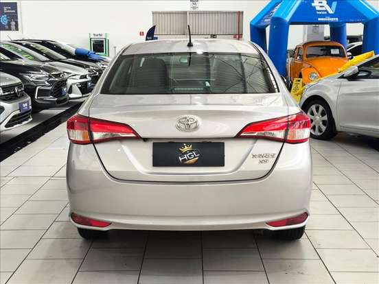 TOYOTA-YARIS-2019