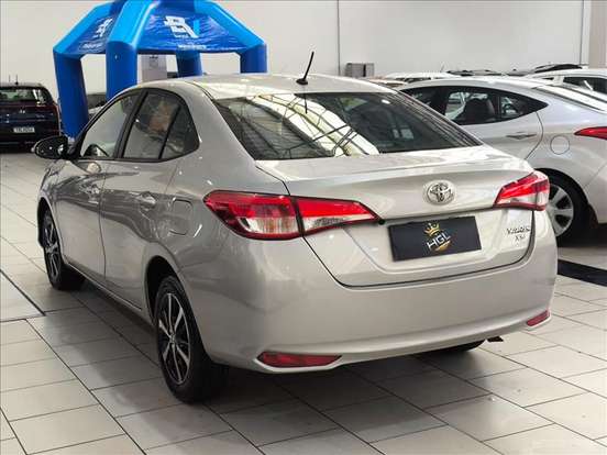 TOYOTA-YARIS-2019