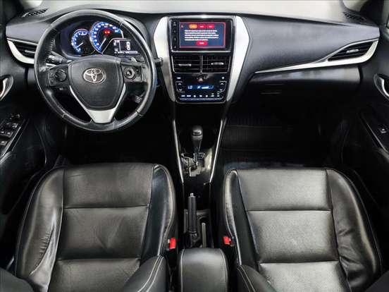 TOYOTA-YARIS-2019
