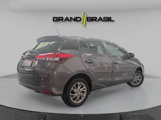 TOYOTA-YARIS-2022