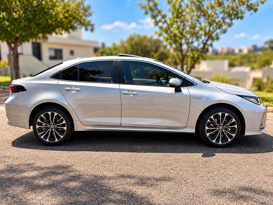 TOYOTA-COROLLA-2026