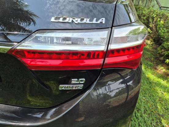 TOYOTA-COROLLA-2018