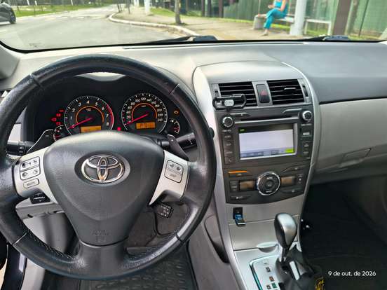 TOYOTA-COROLLA-2013