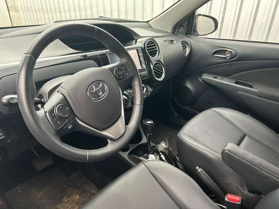 TOYOTA-ETIOS-1.5 XLS 16V FLEX 4P AUTOMÁTICO TOYOTA-ETIOS-2017
