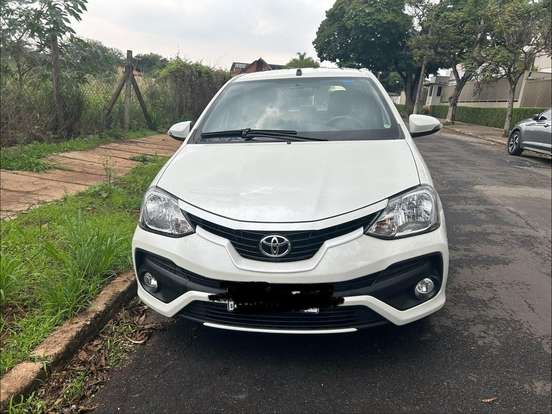 TOYOTA-ETIOS-2017