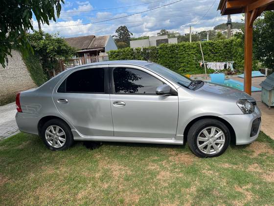 TOYOTA ETIOS 1.5 XLS SEDAN 16V FLEX 4P AUTOMÁTICO
