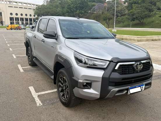 TOYOTA-HILUX-2.8 D-4D TURBO DIESEL CD CONQUEST 4X4 AUTOMÁTICO TOYOTA-HILUX-2023