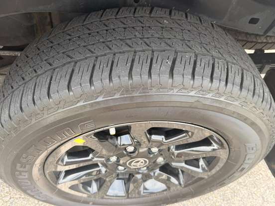 TOYOTA-HILUX-2.8 D-4D TURBO DIESEL CD CONQUEST 4X4 AUTOMÁTICO TOYOTA-HILUX-2023