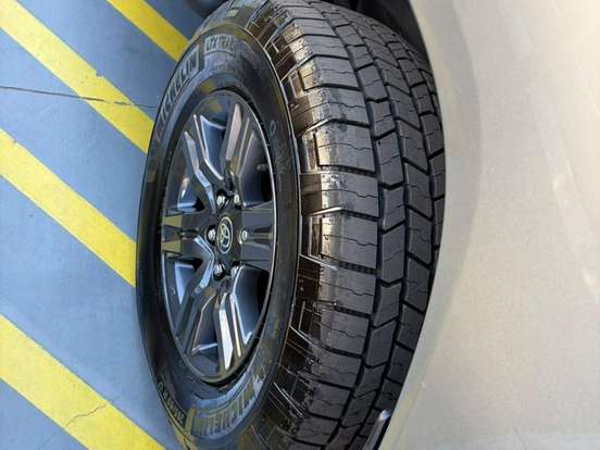 TOYOTA-HILUX-2.8 D-4D TURBO DIESEL CD SR 4X4 AUTOMÁTICO TOYOTA-HILUX-2022