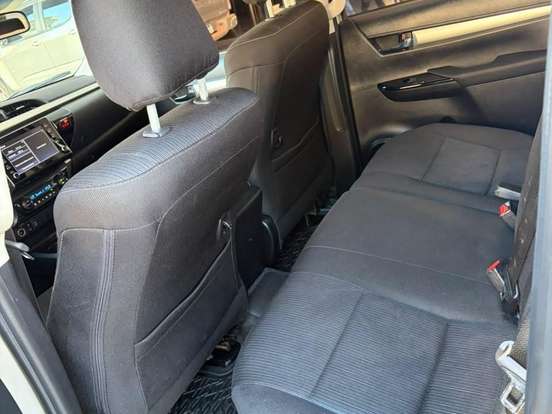 TOYOTA-HILUX-2.8 D-4D TURBO DIESEL CD SR 4X4 AUTOMÁTICO TOYOTA-HILUX-2022