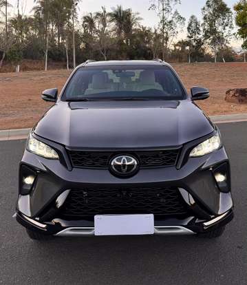 TOYOTA-HILUX SW4-2023