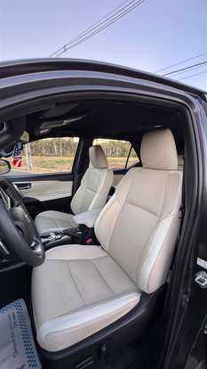 TOYOTA-HILUX SW4-2023