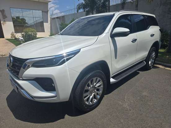 TOYOTA-HILUX SW4-2020