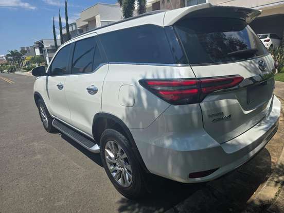 TOYOTA-HILUX SW4-2020
