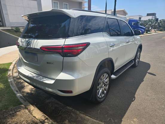 TOYOTA-HILUX SW4-2020