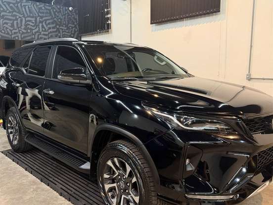 TOYOTA-HILUX SW4-2.8 D-4D TURBO DIESEL SRX PLATINUM 7L 4X4 AUTOMÁTICO TOYOTA-HILUX SW4-2024