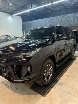 TOYOTA-HILUX SW4-2024