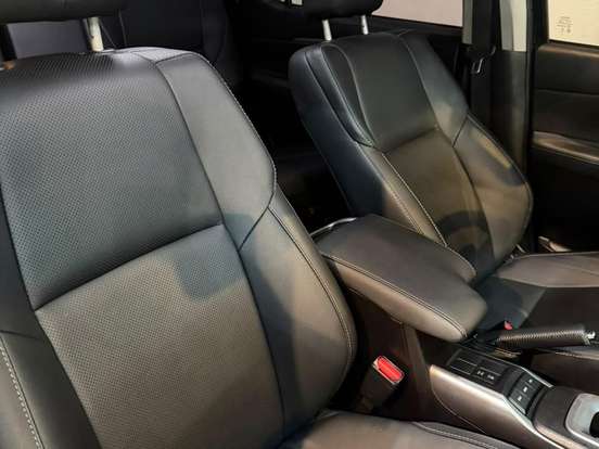 TOYOTA-HILUX SW4-2.8 D-4D TURBO DIESEL SRX PLATINUM 7L 4X4 AUTOMÁTICO TOYOTA-HILUX SW4-2024