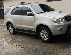 TOYOTA HILUX SW4 3.0 SRV 4X4 16V TURBO INTERCOOLER DIESEL 4P AUTOMÁTICO TOYOTA HILUX SW4 3.0 SRV 4X4 16V TURBO INTERCOOLER DIESEL 4P AUTOMÁTICO