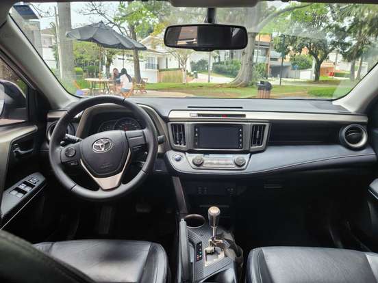 TOYOTA-RAV4-2014