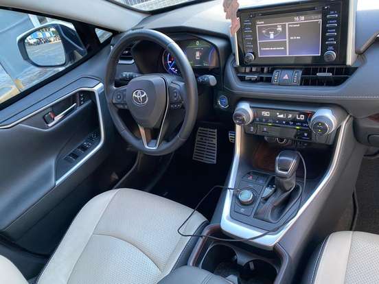 TOYOTA-RAV4-2019